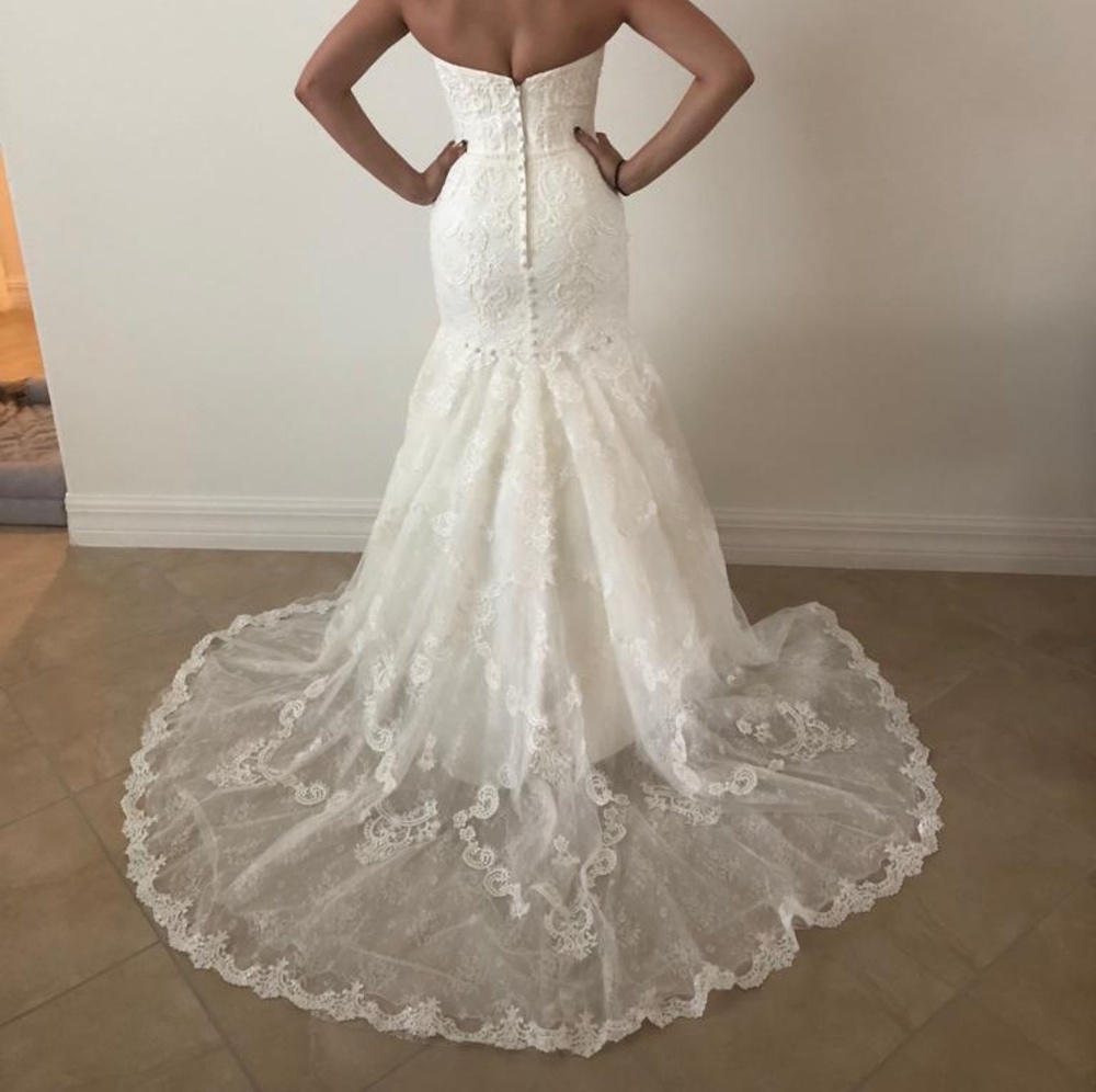 Ivory Lace Wedding Dress - Picture 2 of 8